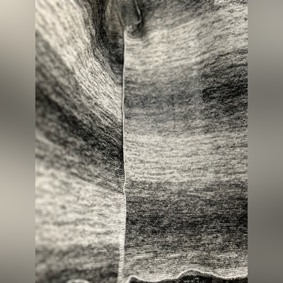 Haani light sweater with hoodie for girls/boys size 10 95% polyester & 5%spandex - Picture 6 of 6